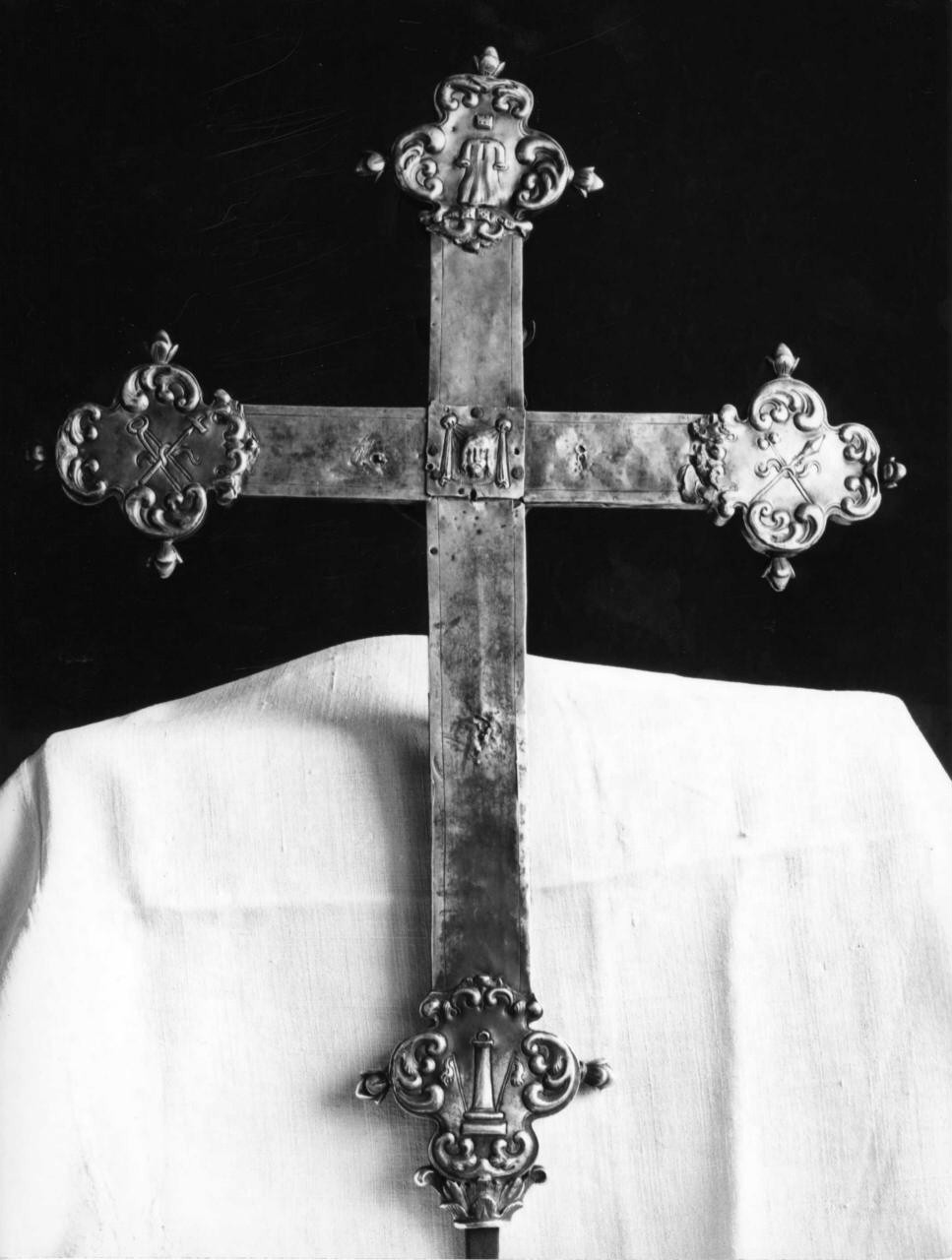 Cristo crocifisso (croce d'altare, elemento d'insieme) - bottega toscana (sec. XVIII)