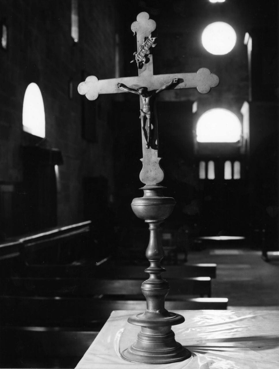 Cristo crocifisso (croce d'altare) - bottega toscana (prima metà sec. XVIII)