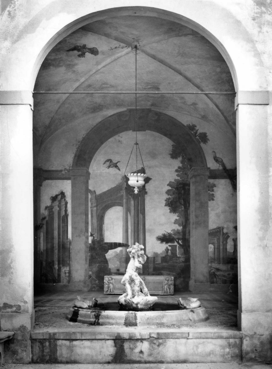 rovine architettoniche con uccelli (decorazione pittorica) di Pintucci Niccolò (attribuito) (metà sec. XVIII)