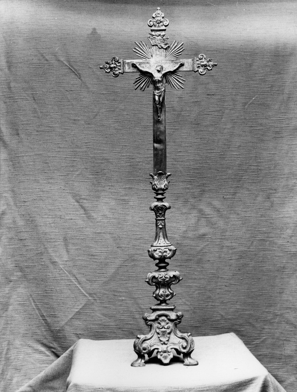 Cristo crocifisso (croce d'altare) - bottega toscana (sec. XVIII)