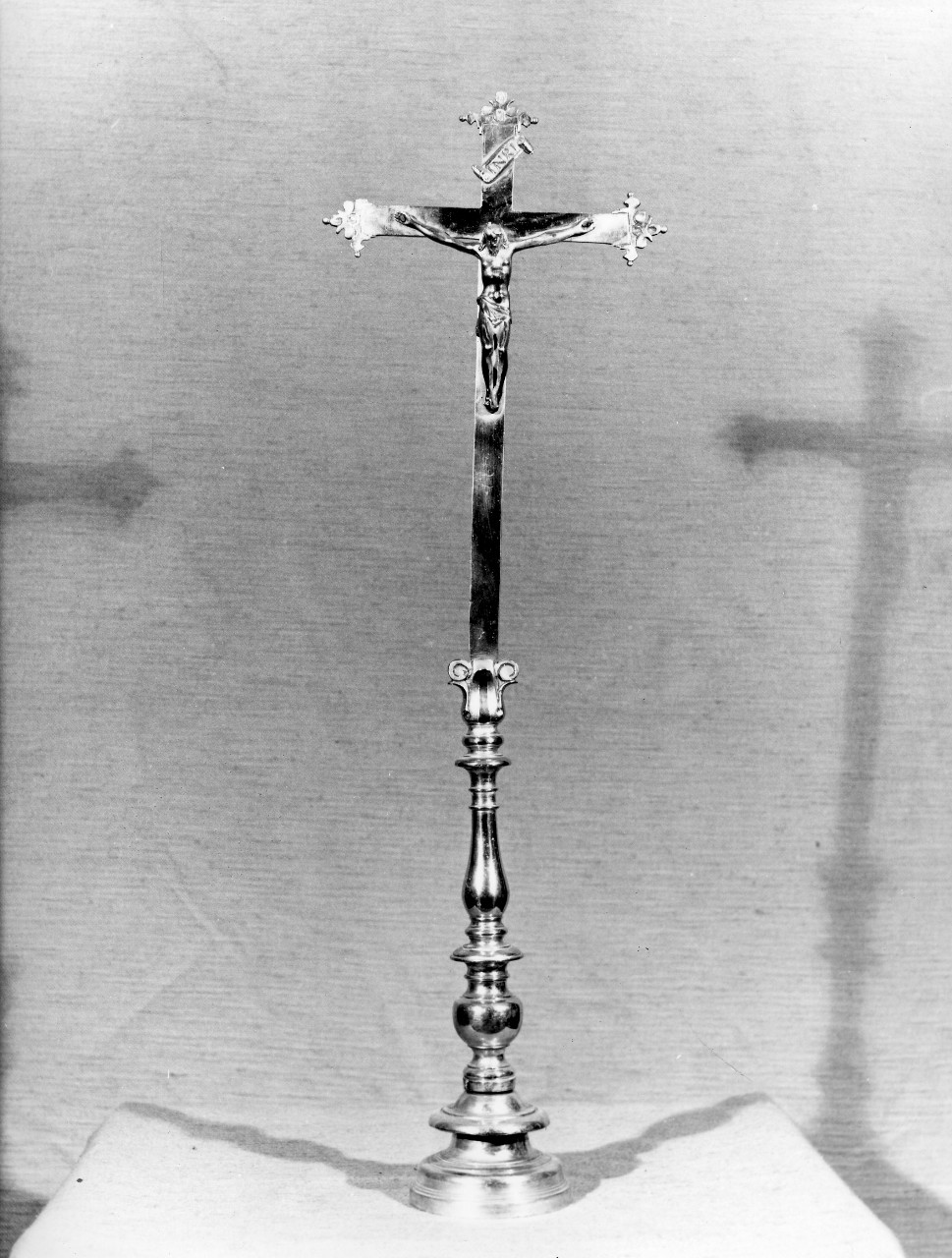 Cristo crocifisso (croce d'altare) - bottega toscana (fine/inizio secc. XVII/ XVIII)