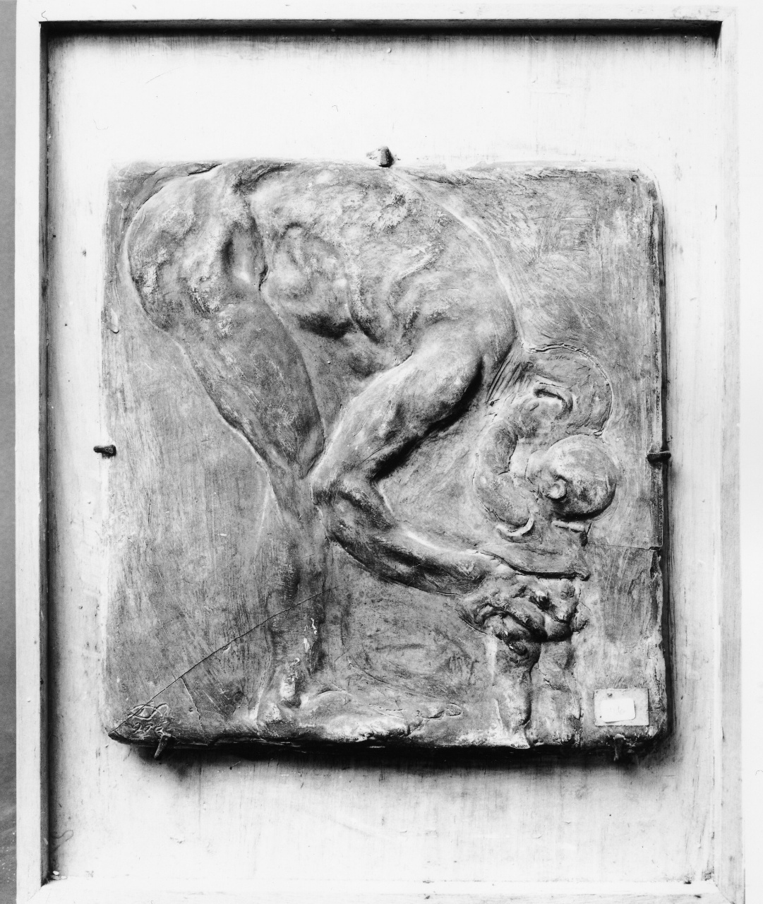 Il germoglio, figura maschile nuda con bambino (rilievo) di Andreotti Libero (sec. XX)