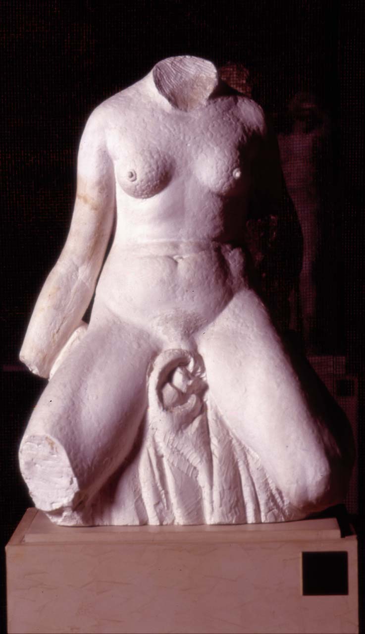 Donna che scende dal letto, figura femminile nuda (statua) di Andreotti Libero (sec. XX)