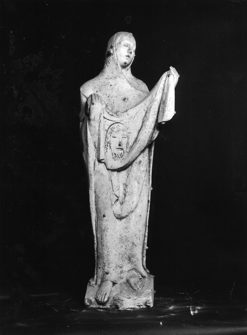 Santa Veronica sostiene il velo (scultura) di Andreotti Libero (sec. XX)