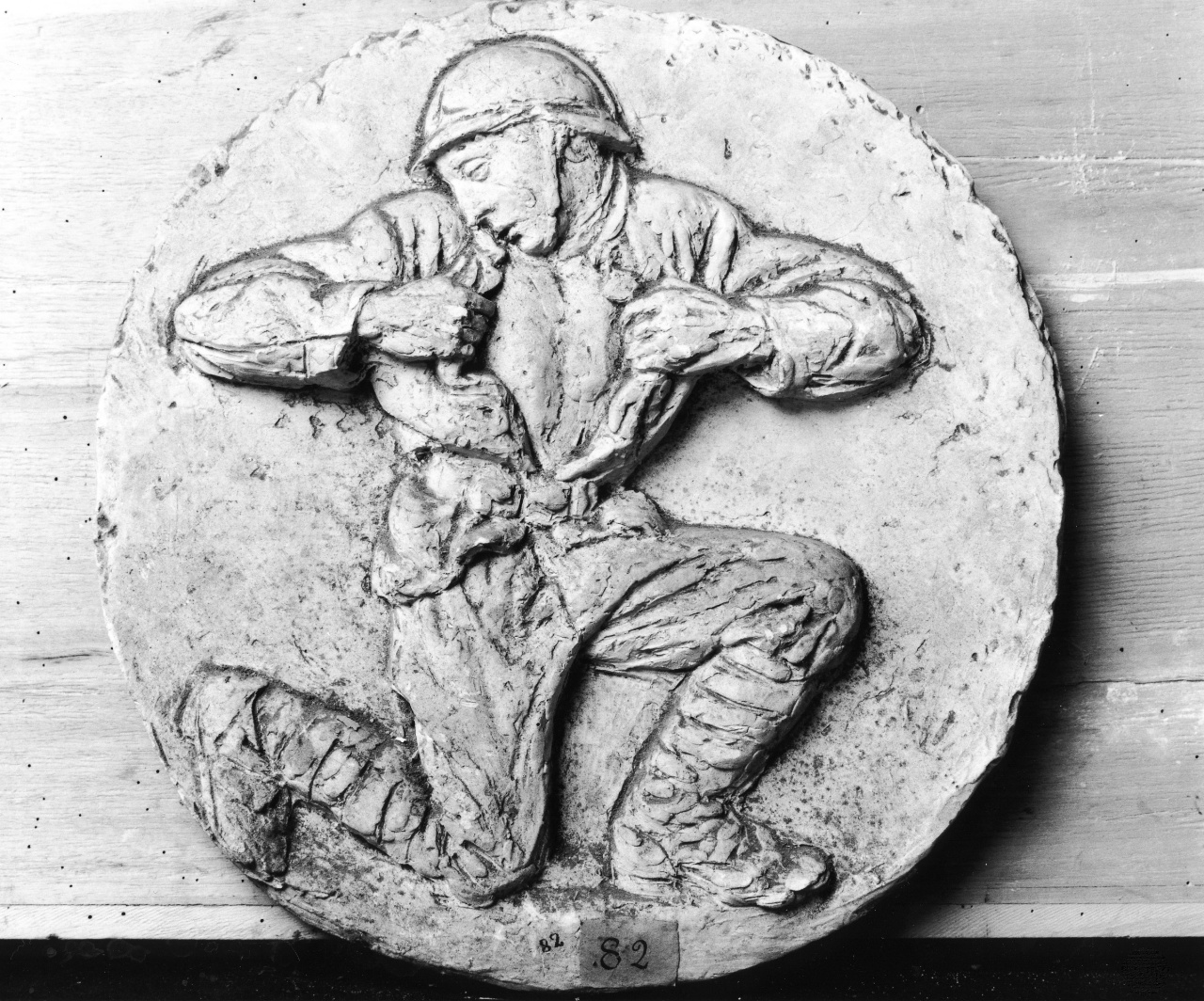 soldato ferito, soldato (rilievo) di Andreotti Libero (sec. XX)