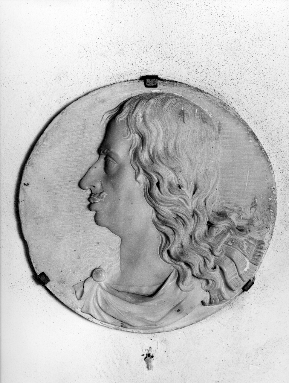 testa d'uomo di profilo (rilievo) - bottega romana (fine/inizio secc. XVII/ XVIII)