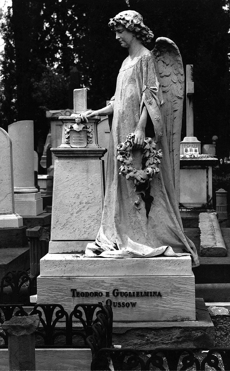 angelo con fiori (statua) di Gori Lorenzo (sec. XIX)