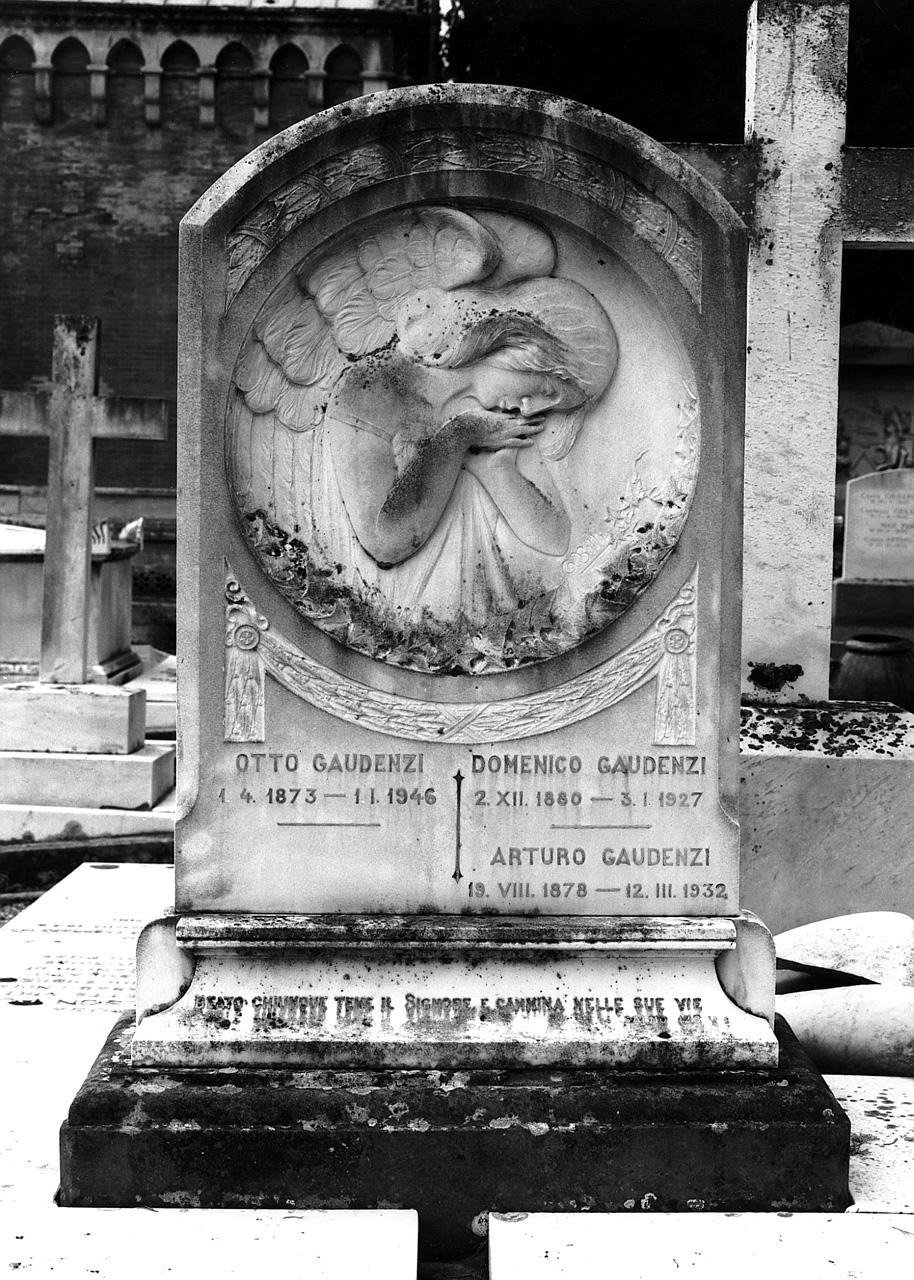 angelo (rilievo) di Betti Edoardo (sec. XX)