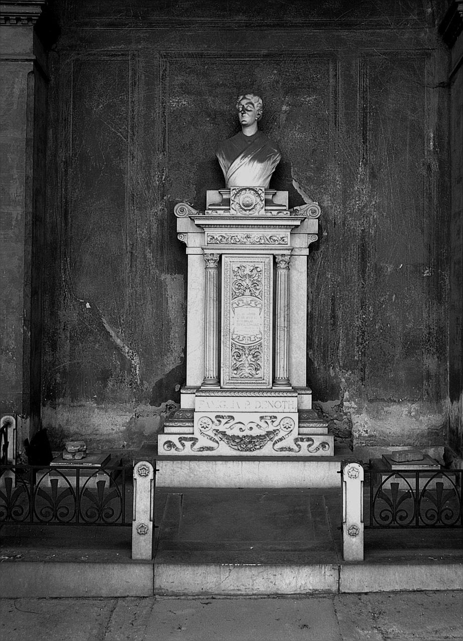monumento funebre di Betti Edoardo (sec. XX)