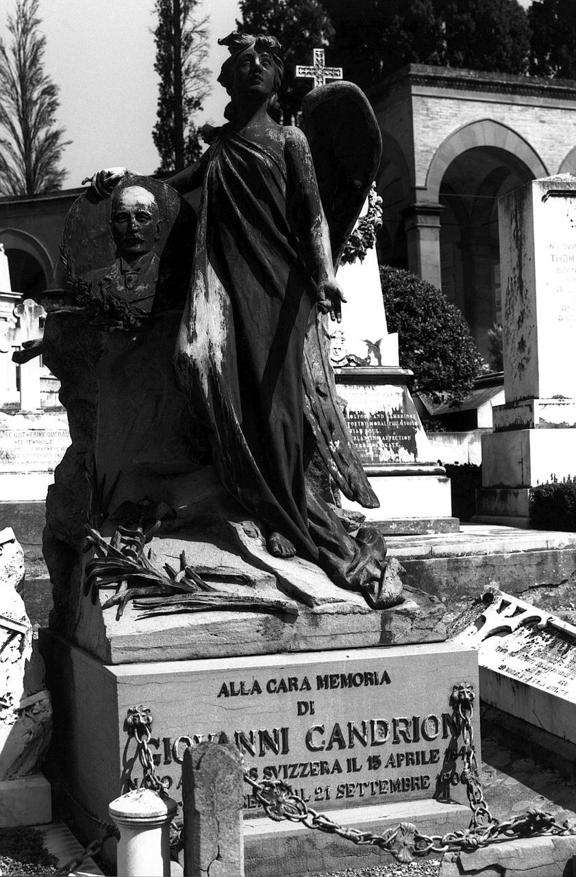 angelo (statua) di Betti Odoardo (sec. XX)