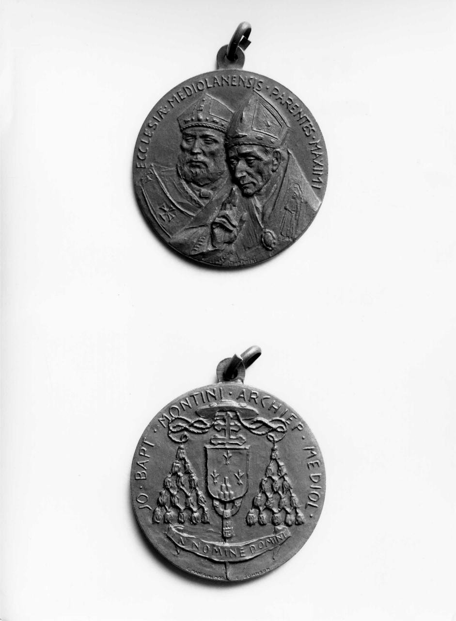 Sant'Ambrogio e San Carlo Borromeo, stemma cardinalizio di Giovanni Montini (medaglia) di Manfrini Enrico, Johnson S. ditta (sec. XX)