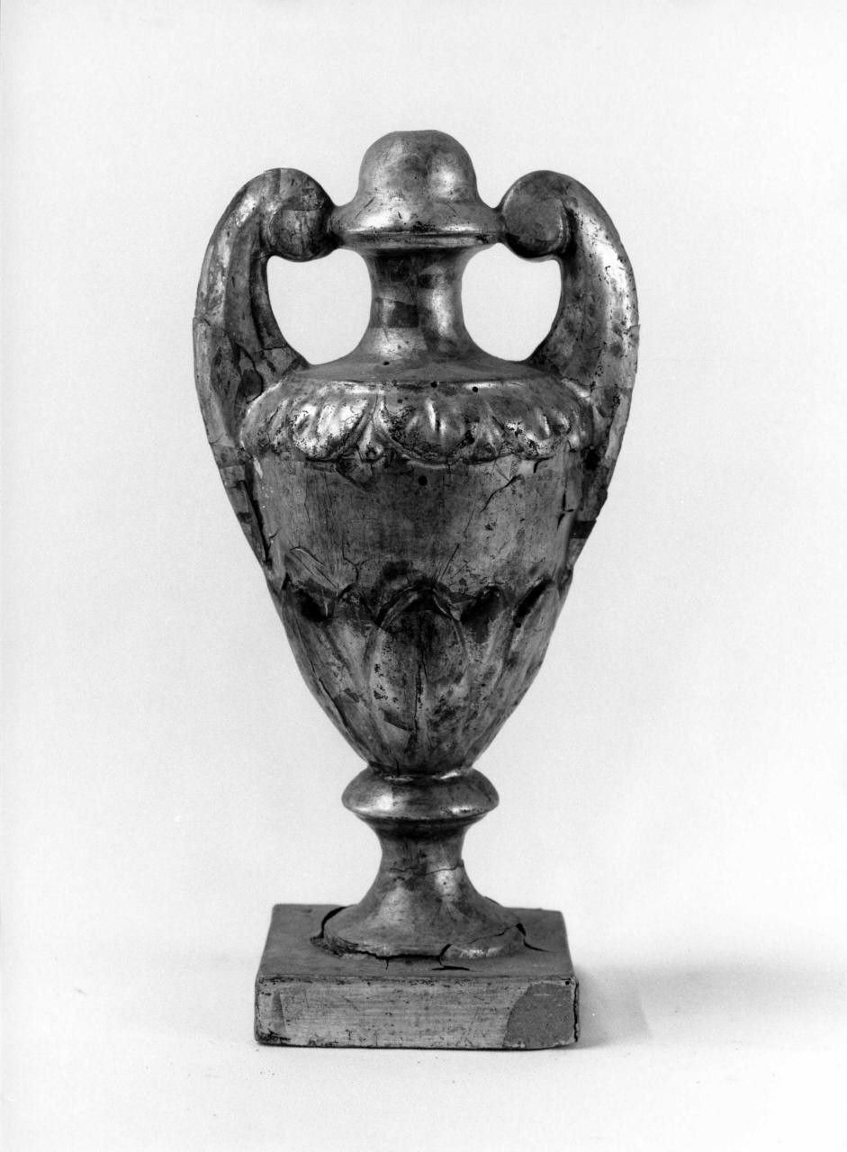 vaso d'altare, serie - bottega toscana (ultimo quarto sec. XVIII)