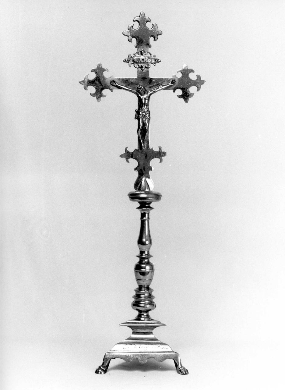 Cristo crocifisso (croce d'altare) - bottega toscana (seconda metà sec. XVII)