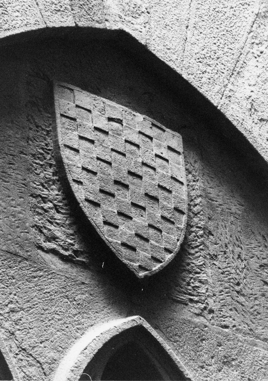 stemma comunale di Pistoia (rilievo) - manifattura toscana (sec. XX)