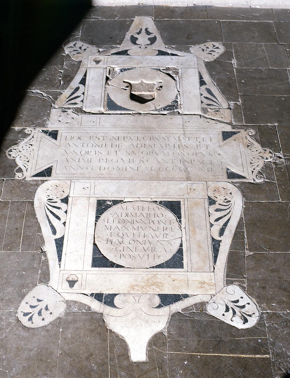 stemma gentilizio della famiglia Adimari (lastra tombale) - bottega fiorentina (sec. XVI)