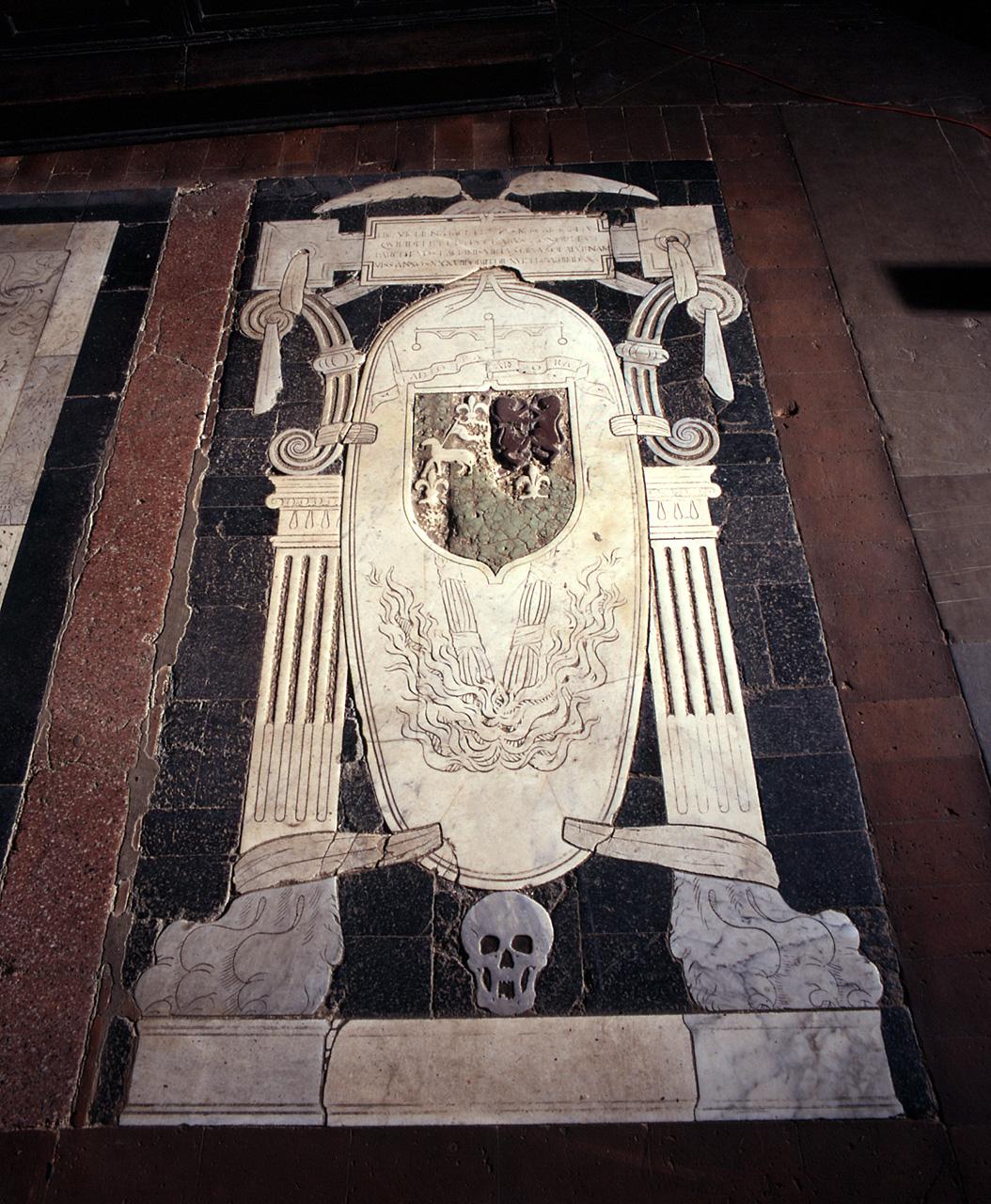 stemma gentilizio, decorazione vegetale (lastra tombale) - produzione fiorentina (sec. XVI)