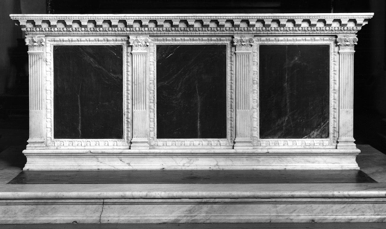 altare - a mensa di Castellucci Giuseppe, Angeloni A (bottega) (sec. XX)
