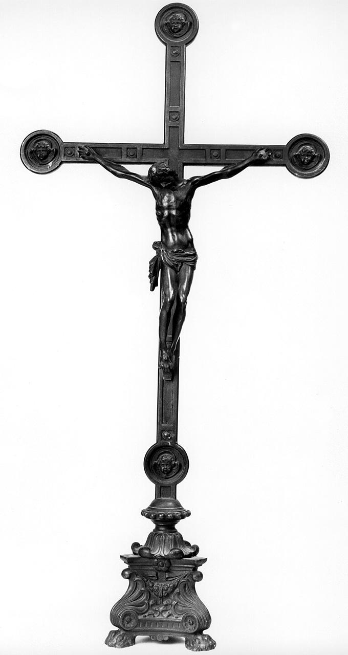 croce d'altare di Fratelli Luder ditta (sec. XX)