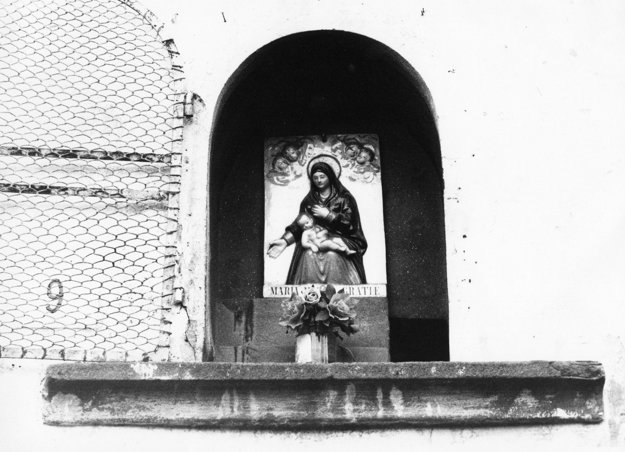 Madonna con Bambino e angeli (rilievo) - manifattura toscana (secc. XVIII/ XIX)
