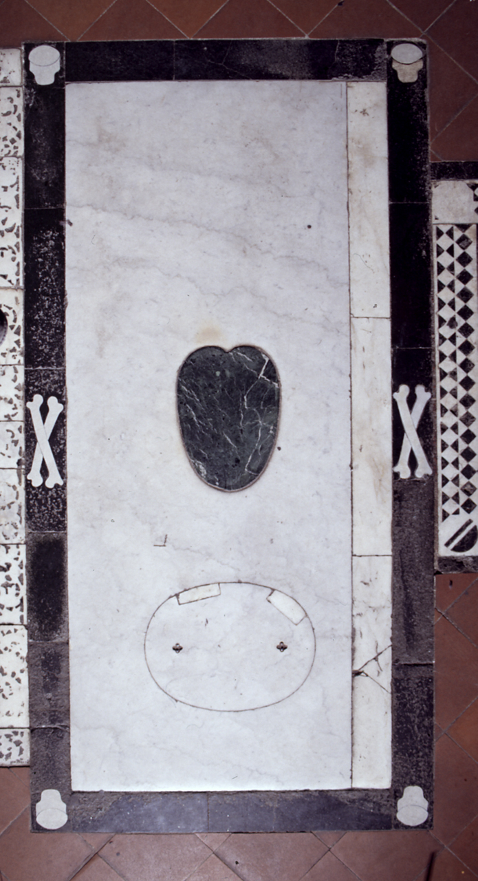 stemma gentilizio della famiglia Morelli (lastra tombale) - bottega fiorentina (sec. XVI)