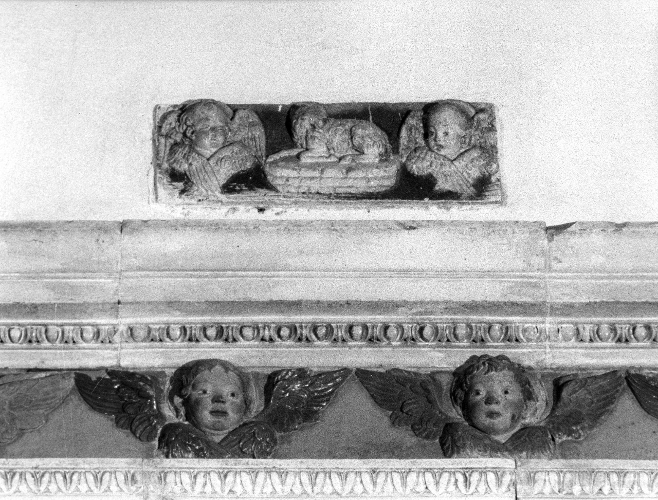 cherubini con Agnus Dei (rilievo) - ambito italiano (sec. XVI)