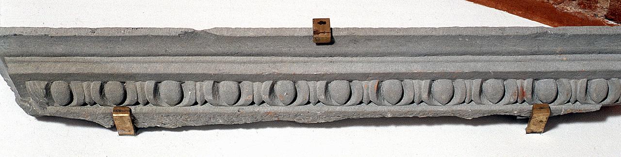 architrave di portale - produzione fiorentina (sec. XVII)