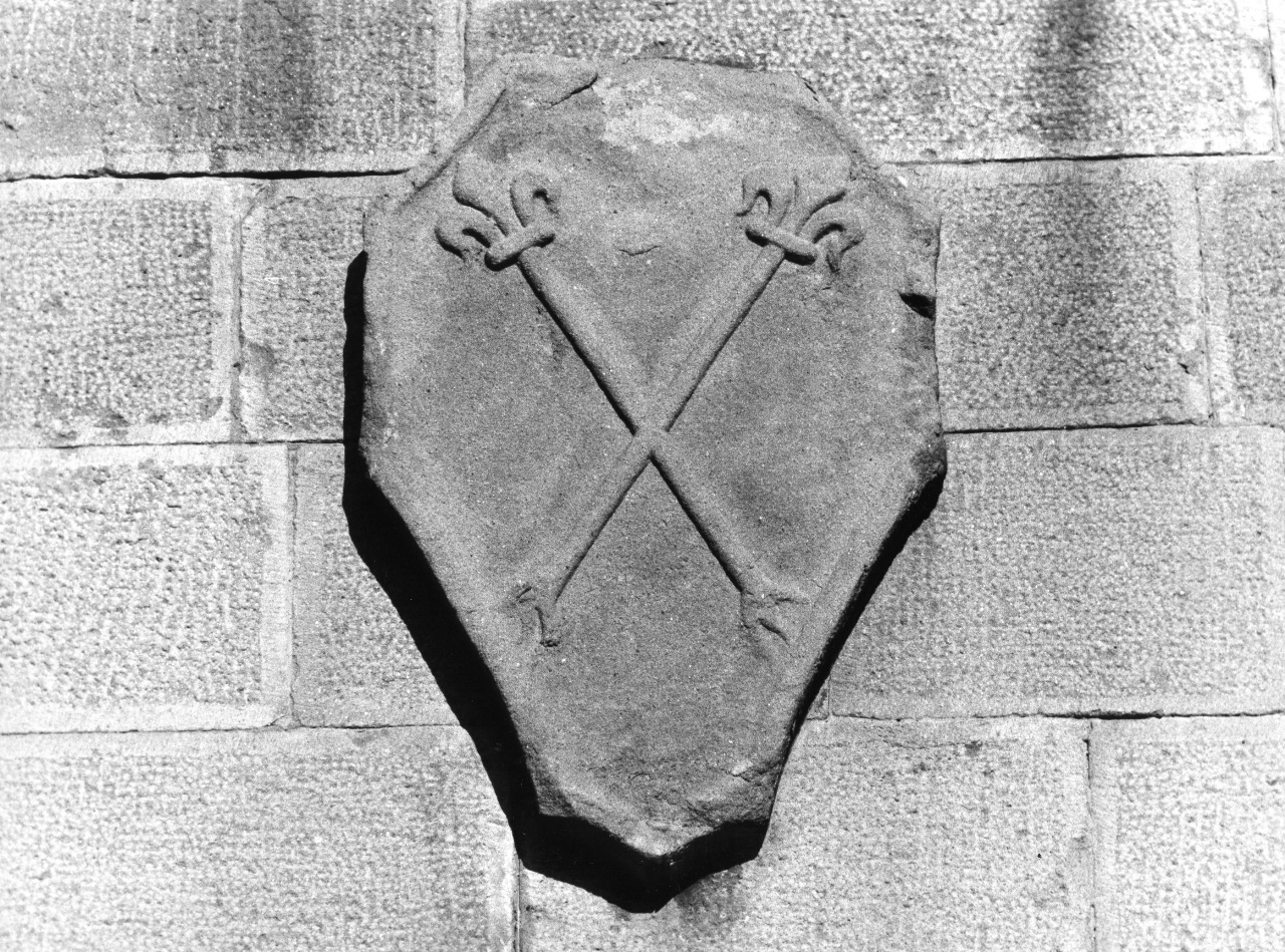 stemma gentilizio (rilievo) - bottega toscana (sec. XV)