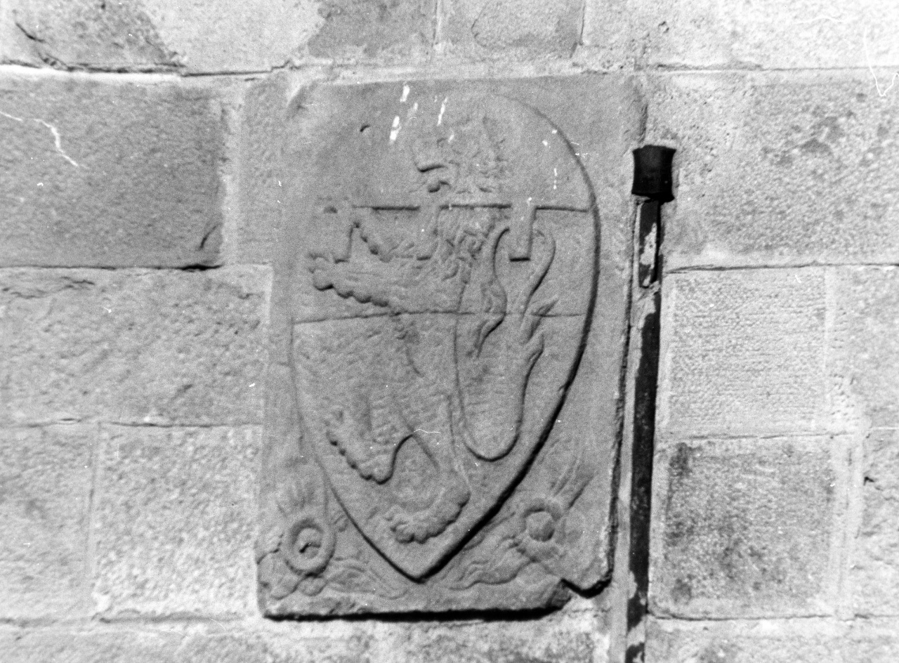 stemma gentilizio (rilievo) - manifattura toscana (secc. XIV/ XV)