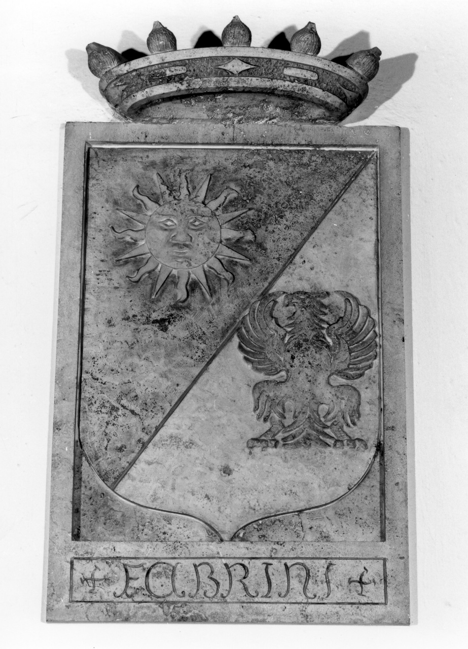 stemma gentilizio della famiglia Fabrini (rilievo) - bottega di Castelfiorentino (sec. XX)
