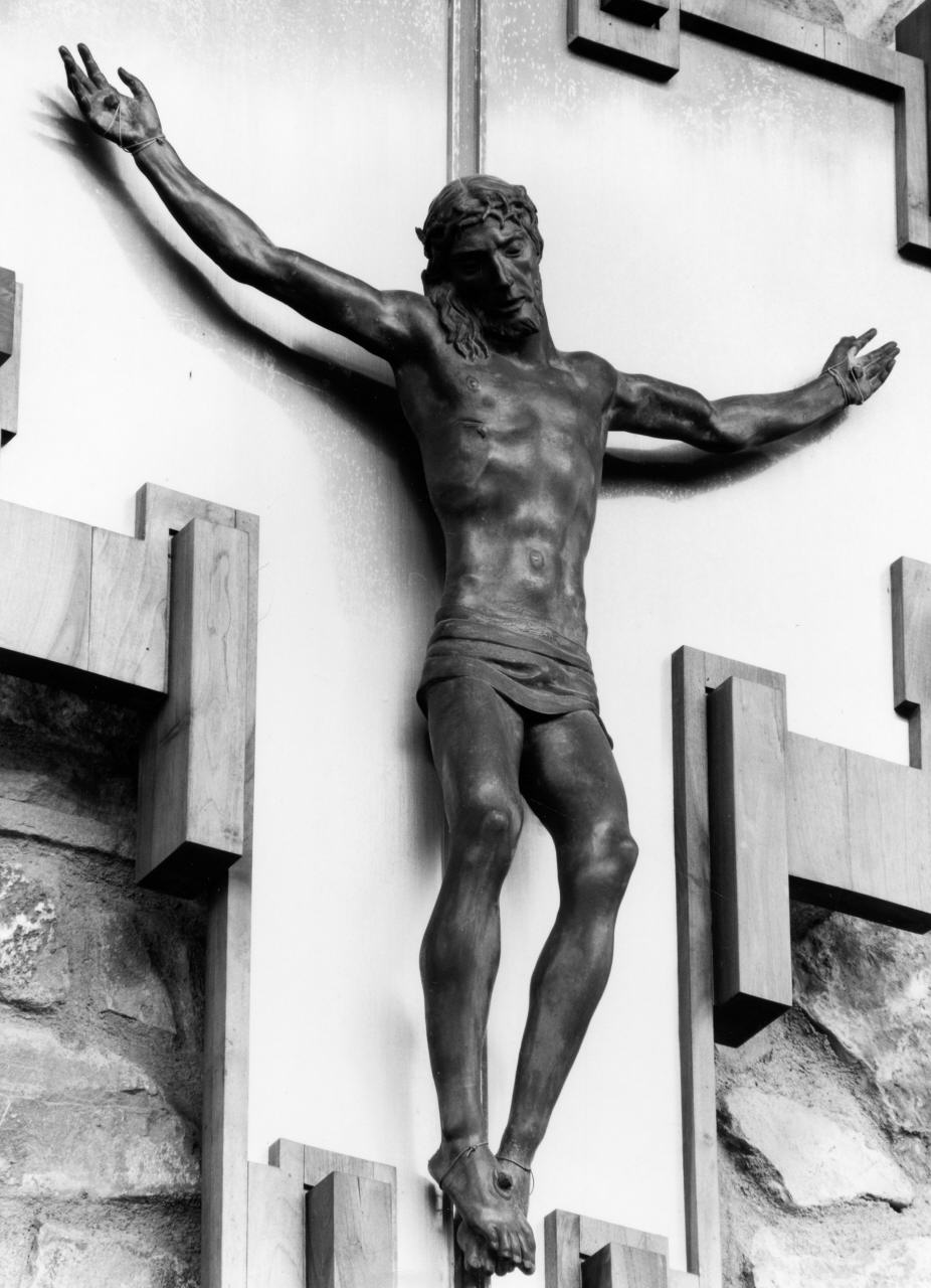 Cristo crocifisso dolente (crocifisso) di Moschi Mario (secondo quarto sec. XX)