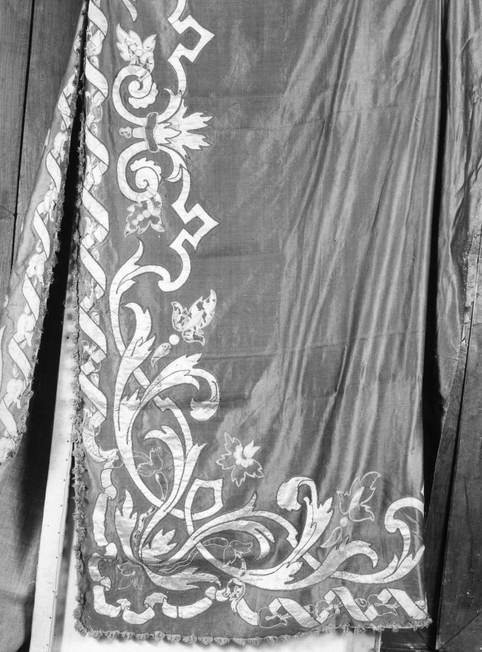 cortina - manifattura italiana (sec. XX)