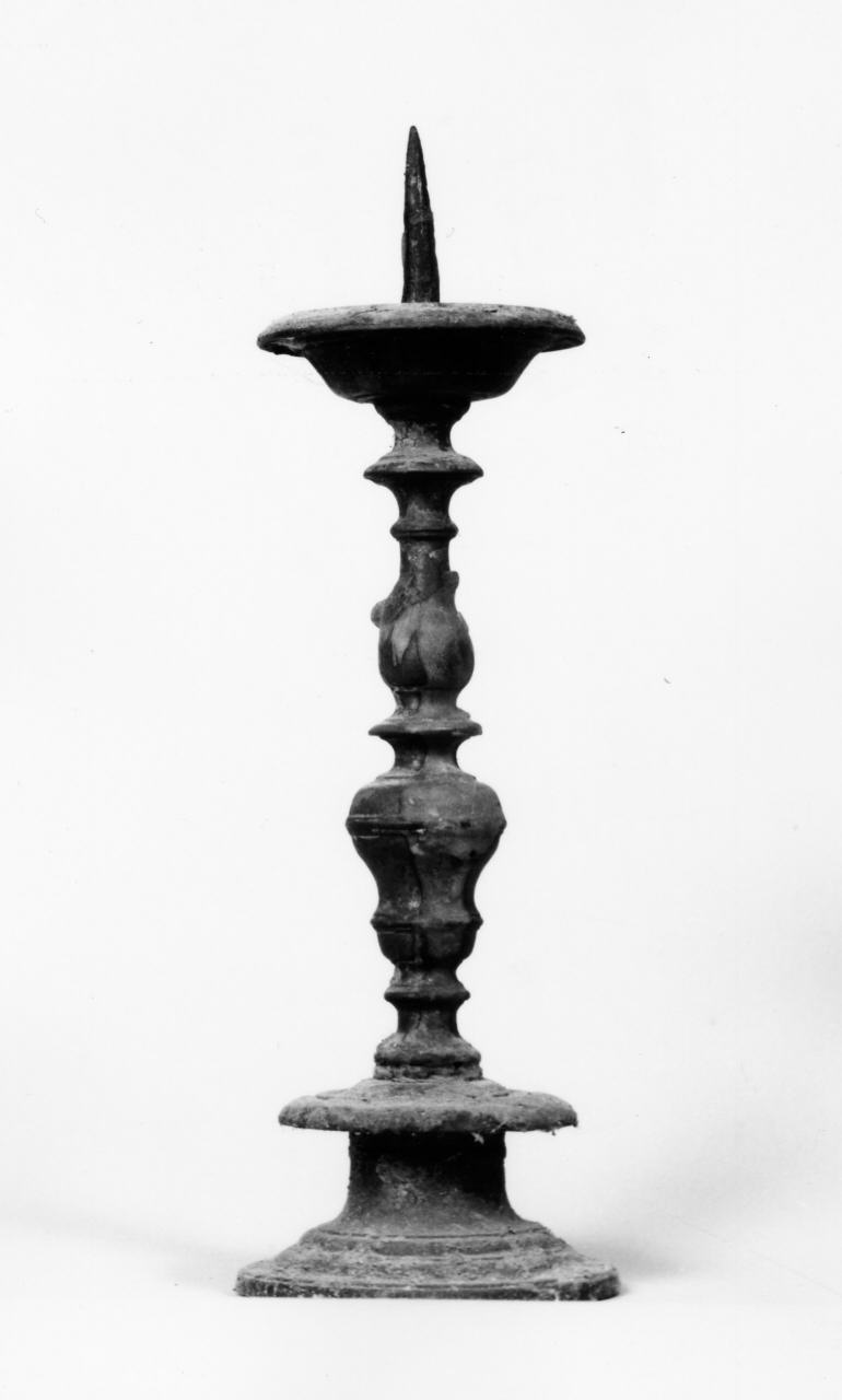 candeliere d'altare - produzione toscana (metà sec. XVII)