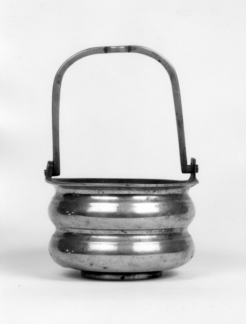 secchiello per l'acqua benedetta - produzione toscana (sec. XVII)