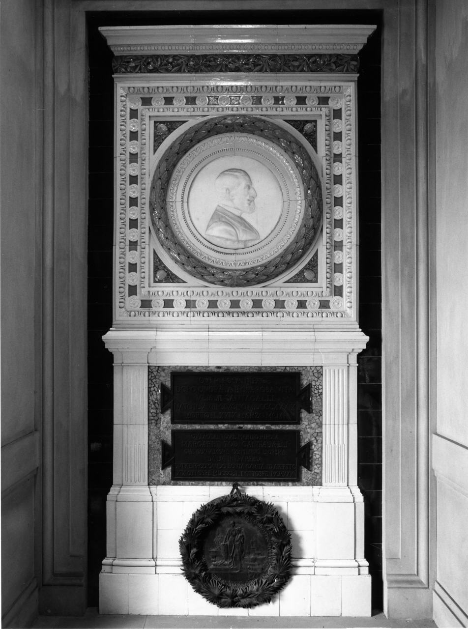 monumento funebre di Corinti Corinto - manifattura Cantagalli (sec. XX, sec. XX)