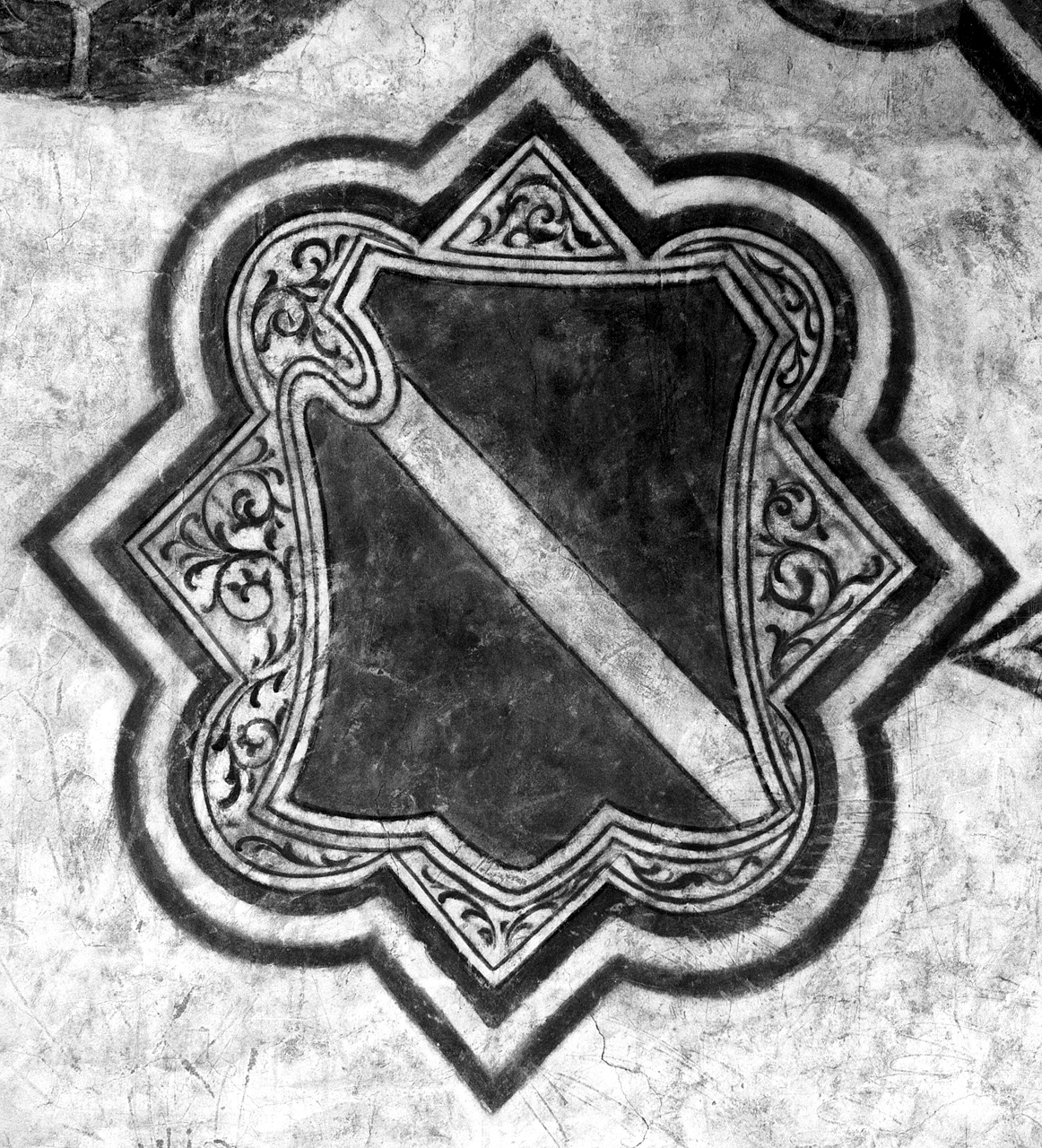 stemma in cornice mistilinea (dipinto) - ambito toscano (sec. XV)
