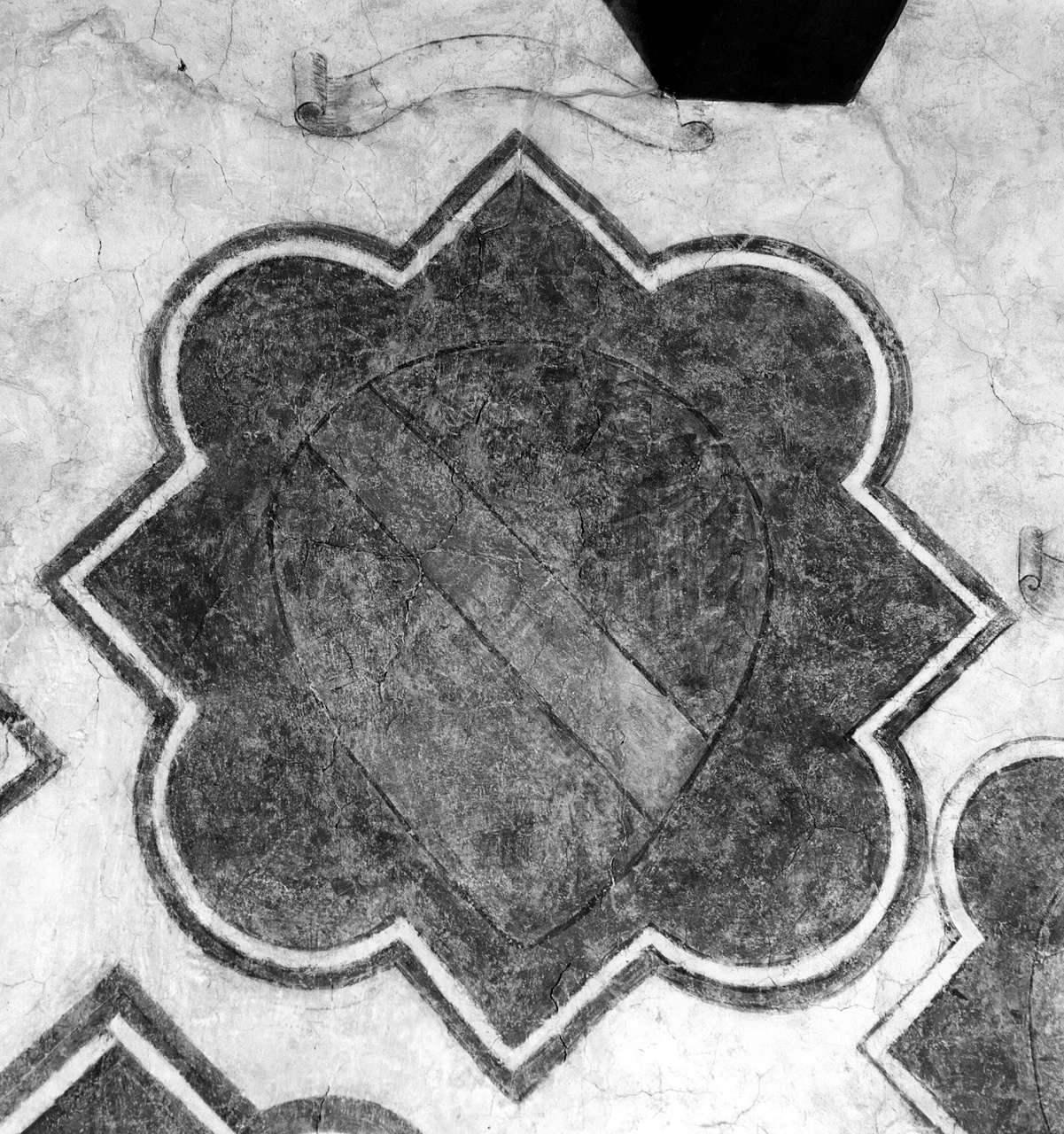 stemma in cornice mistilinea (dipinto) - ambito toscano (sec. XV)