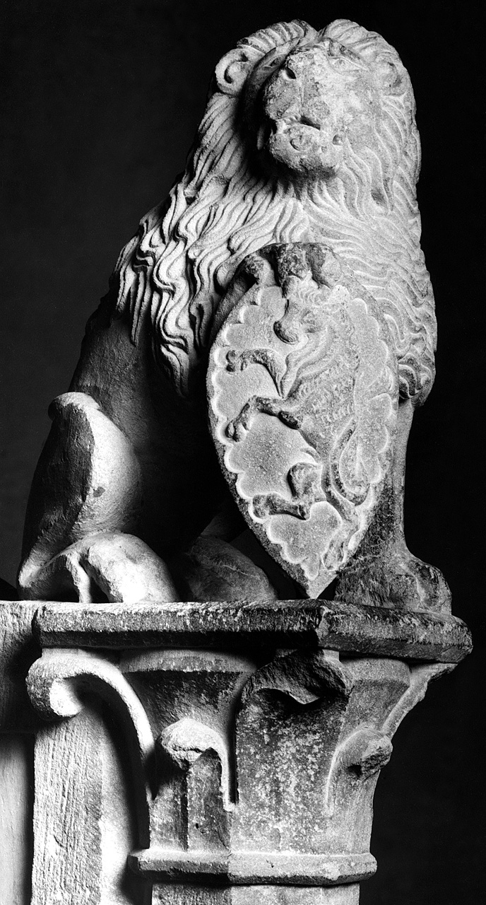 leone con stemma gentilizio della famiglia Bucelli (scultura) - bottega fiorentina (inizio sec. XV)