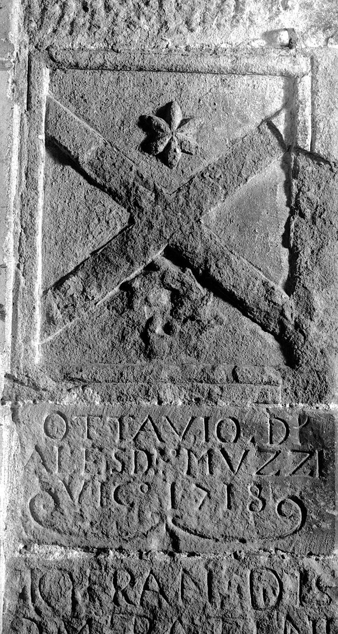 stemma gentilizio della famiglia Muzzi (rilievo) - ambito toscano (sec. XVIII)