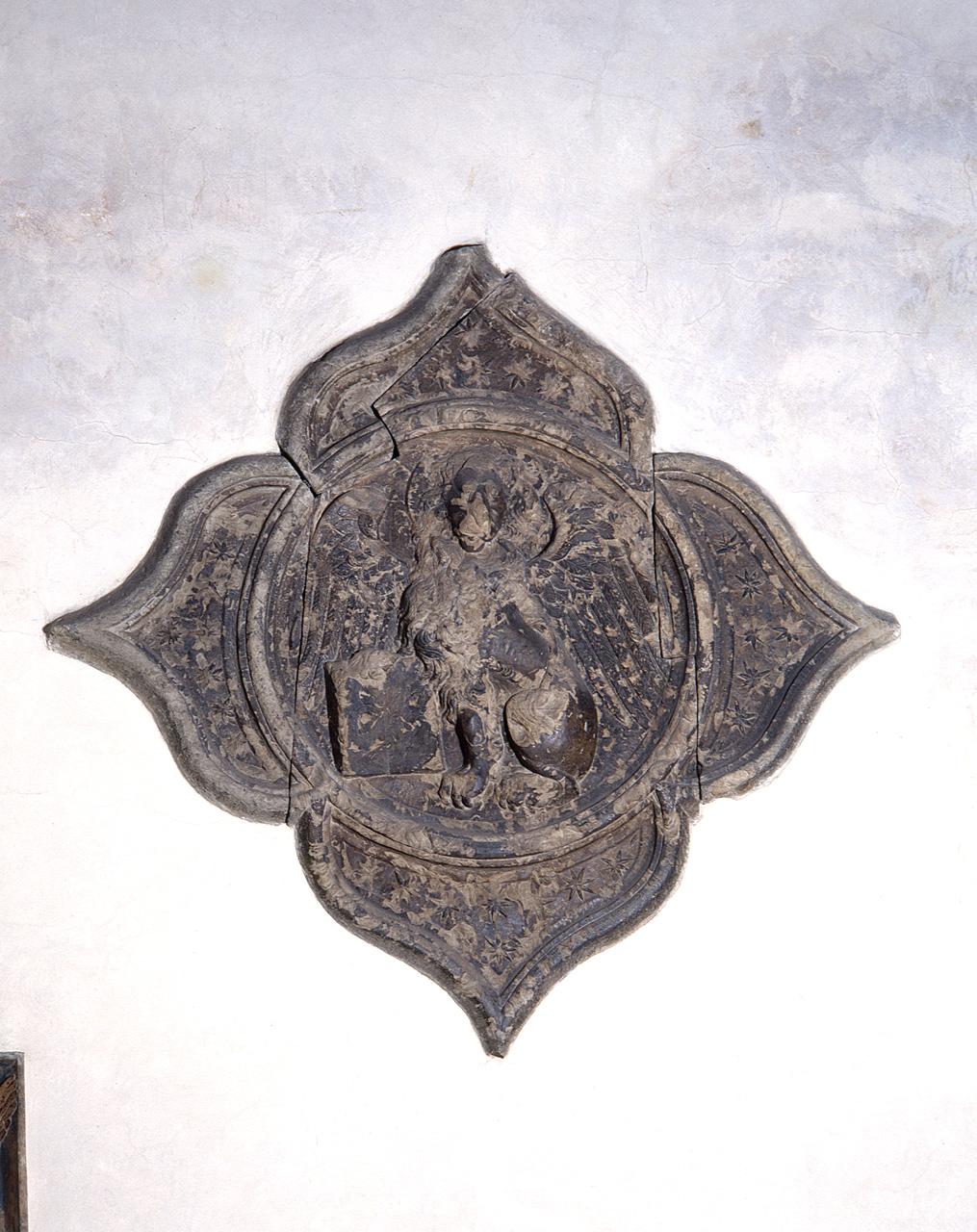 stemma dell'Arte dei Rigattieri, Linaioli e Sarti (rilievo) di Andrea di Onofrio (primo quarto sec. XV)