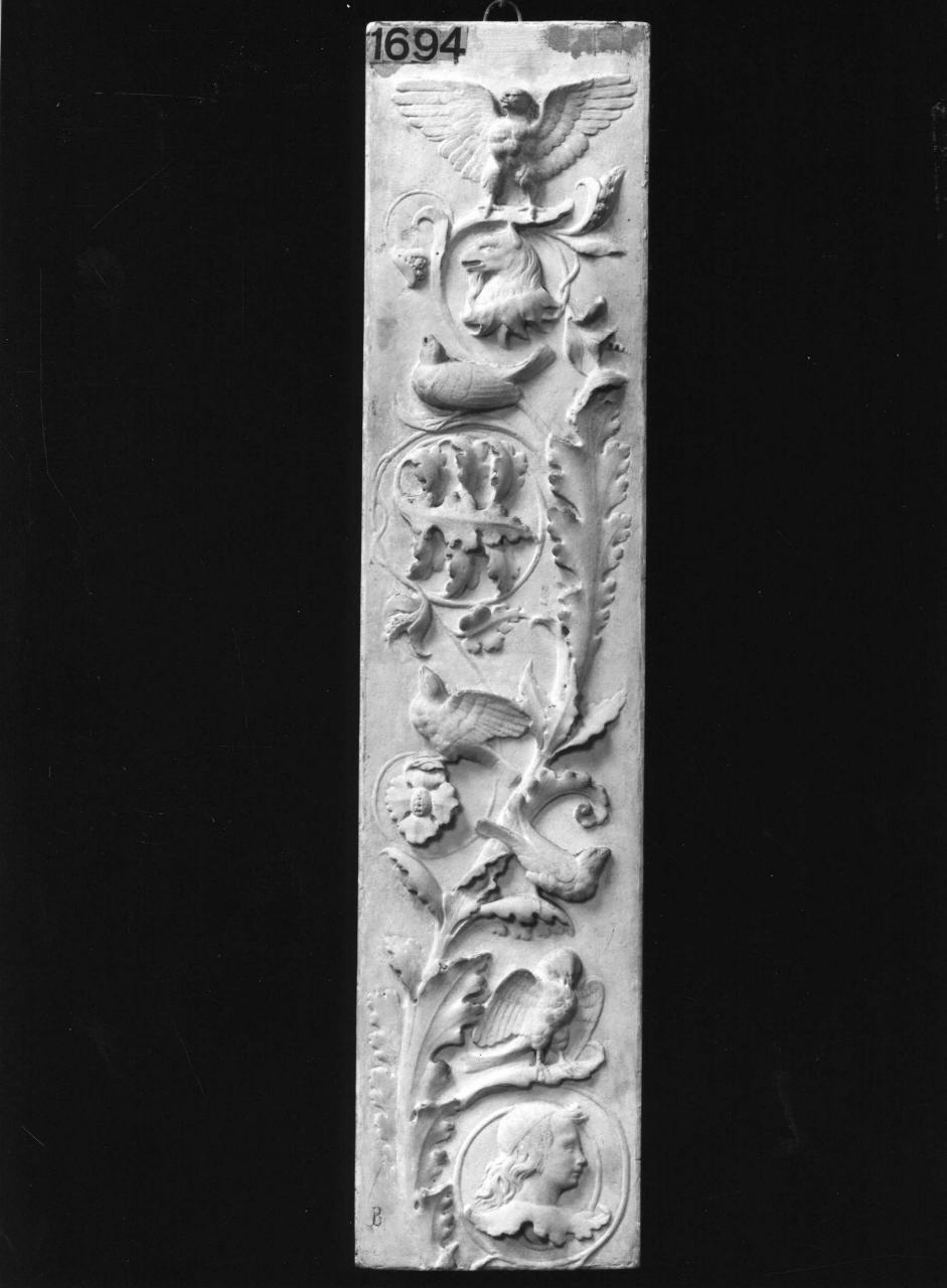 motivi decorativi con girali, uccelli, testa di giovane, testa di capro (calco, elemento d'insieme) di Lelli Oronzio (bottega) (sec. XIX)