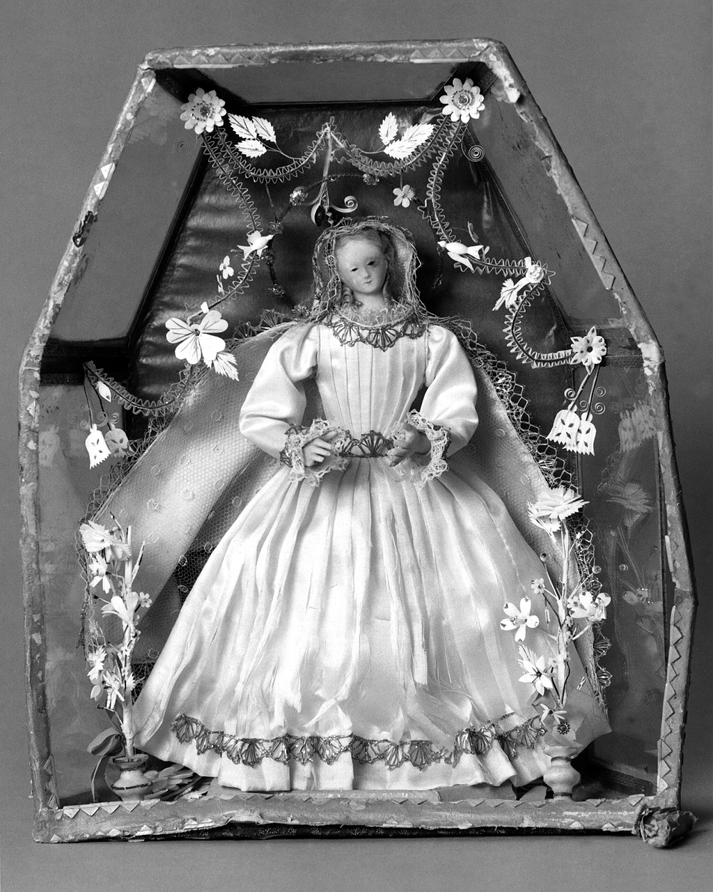 Madonna di Lourdes, Madonna (statuetta) - produzione toscana (prima metà sec. XX)