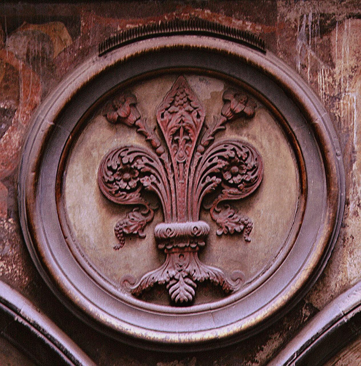 stemma della città di Firenze (rilievo) di Michelozzi Michelozzo - bottega fiorentina (sec. XV)