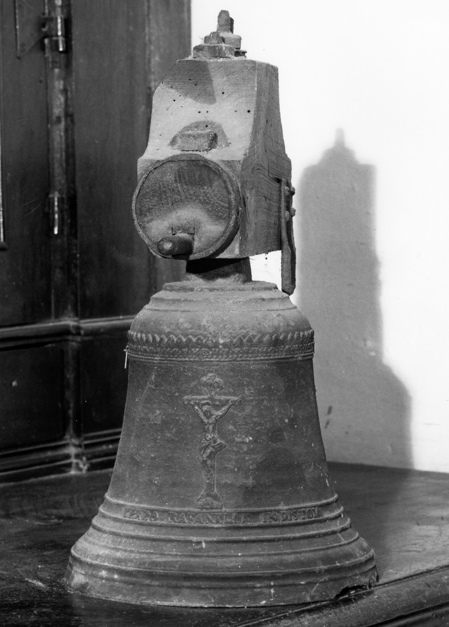 Cristo crocifisso; Santo francescano (campana da chiesa) di Rafanelli Terzo e Emilio (inizio sec. XIX)