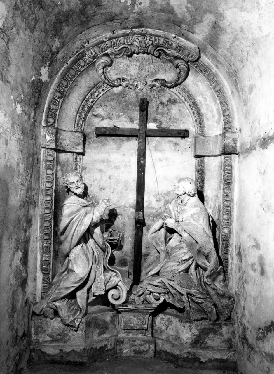 san Filippo Neri e san Nicola ai lati della croce (gruppo scultoreo) - ambito fiorentino (sec. XVIII)