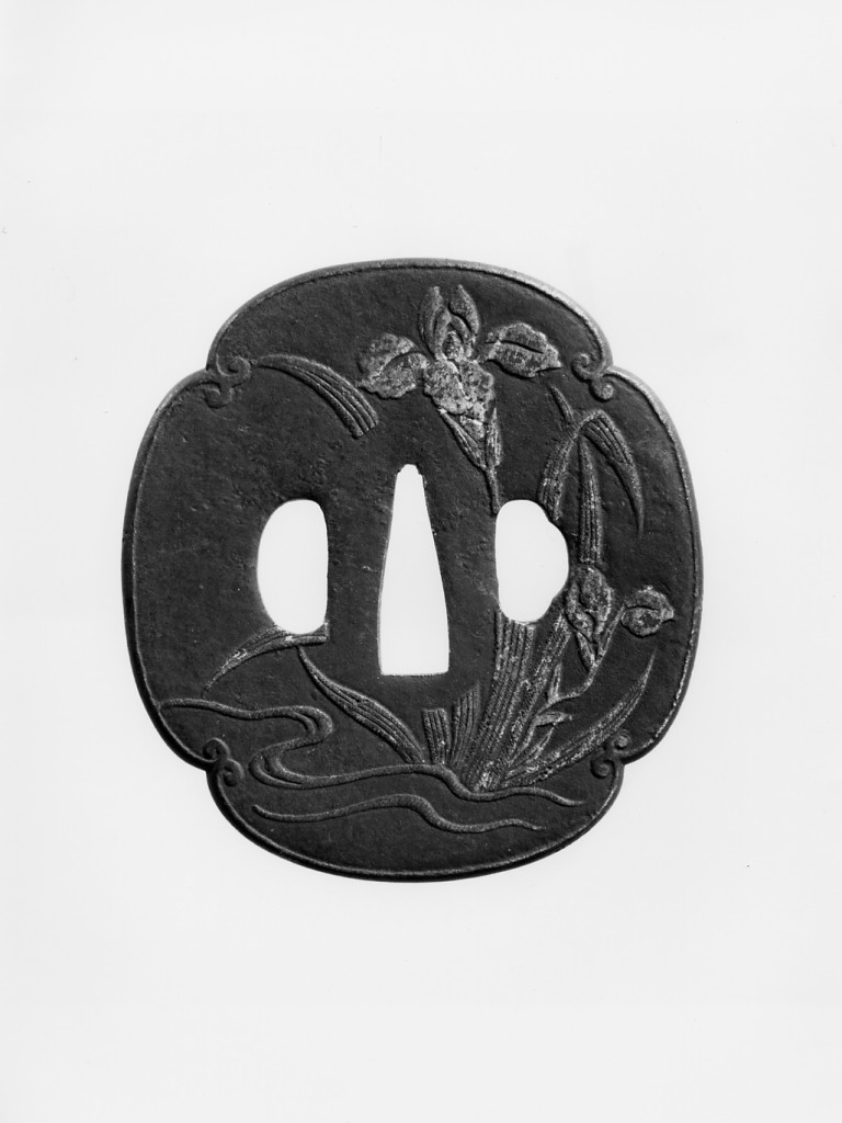 giglio d'acqua (guradamano da sciabola - tsuba quadrilobata) - manifattura giapponese (secondo quarto sec. XVIII)