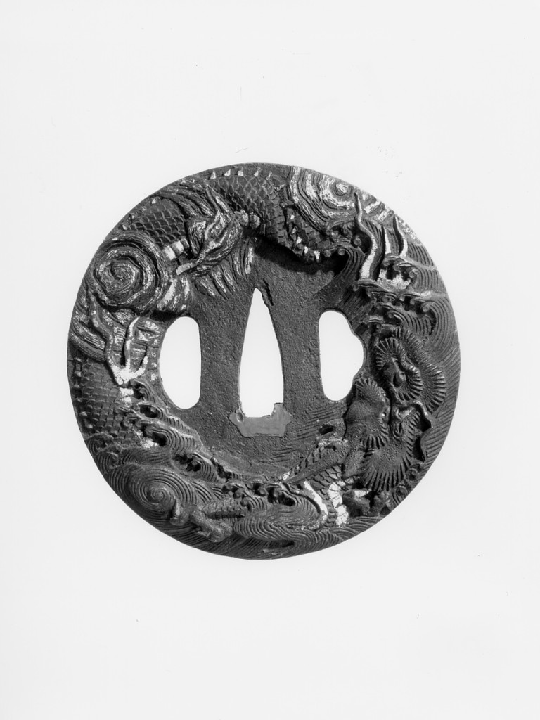 drago (guradamano da sciabola - tsuba circolare) - manifattura giapponese (terzo quarto sec. XVIII)