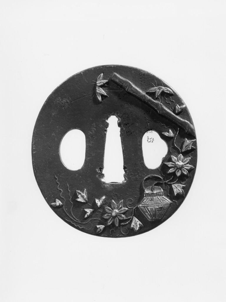 bastone, motivi floreali e cestino (recto)/ motivi floreali (verso) (guradamano da sciabola) - manifattura giapponese (fine/inizio secc. XVII/ XVIII)