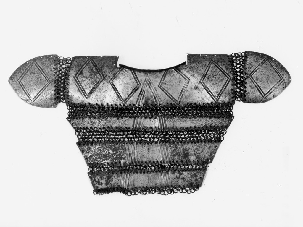 lama di scollo dorasale di corazza a maglia e piastre - korazin, elemento d'insieme - manifattura ottomana (sec. XVI)