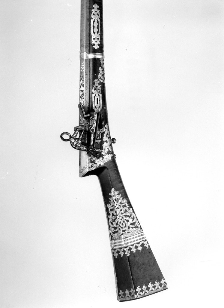 motivi decorativi vegetali stilizzati (archibugio - a fucile, tufenk) - manifattura ottomana (primo quarto sec. XVIII)