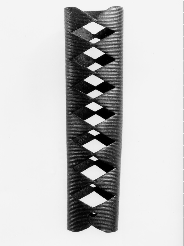 copertura da impugnatura di sciabola - tsuka, elemento d'insieme - manifattura giapponese (secondo quarto sec. XVII)